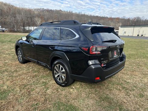 Used 2023 Subaru Outback Premium image 22