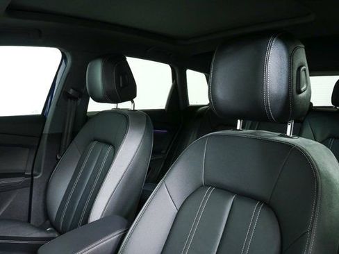 Used 2023 Audi Q4 e-tron Premium Plus w/ Premium Plus image 5