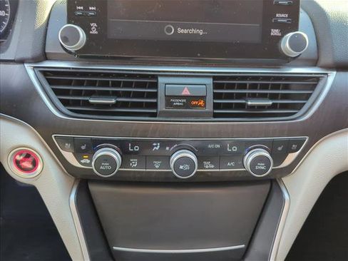 Used 2018 Honda Accord Touring image 21