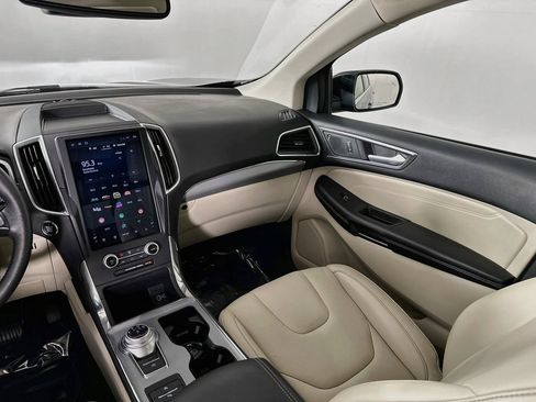 Used 2021 Ford Edge Titanium FWD image 22