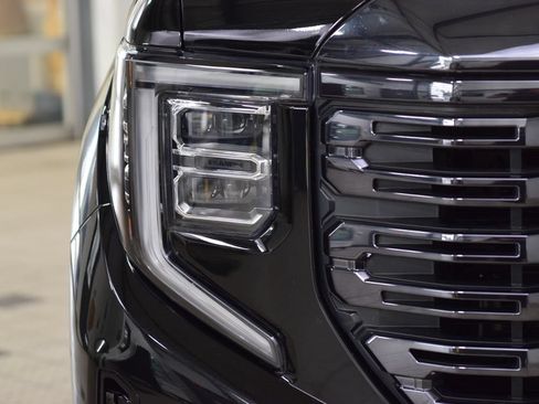 Used 2024 GMC Sierra 1500 Denali Ultimate AWD/4WD image 12