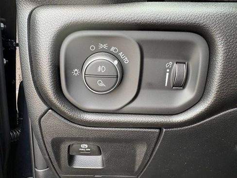 New 2026 RAM 1500 Express AWD/4WD image 22