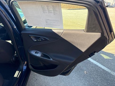 Used 2019 Chevrolet Malibu LT w/ Driver Confidence Package image 32