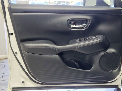 Used 2024 Honda HR-V EX-L image 10