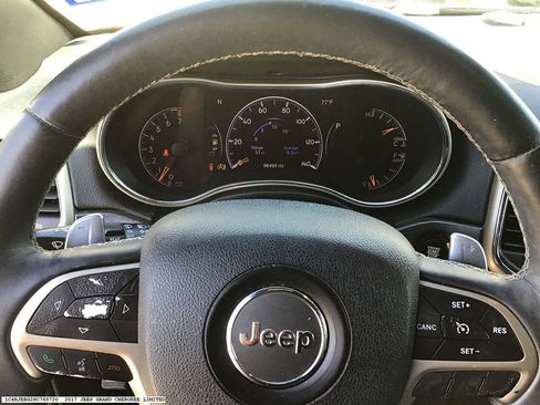 Used 2017 Jeep Grand Cherokee Limited w/ Luxury Group II image 8