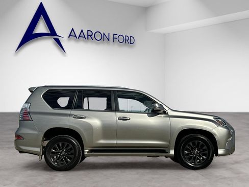 Used 2023 Lexus GX 460 Premium w/ Premium Package image 7