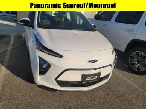 Used 2023 Chevrolet Bolt EUV Premier w/ Sun & Sound Package image 3