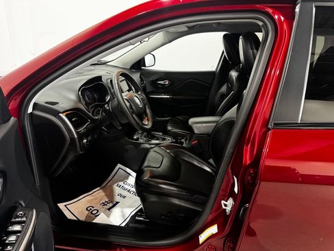 Used 2020 Jeep Cherokee Latitude Plus image 14