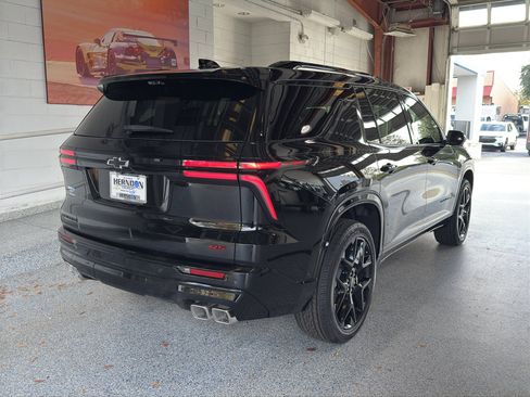 New 2026 Chevrolet Traverse RS w/ LPO, Floor Liner Package image 10
