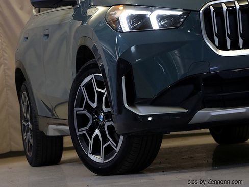 Used 2025 BMW X1 xDrive28i w/ Technology Package image 4