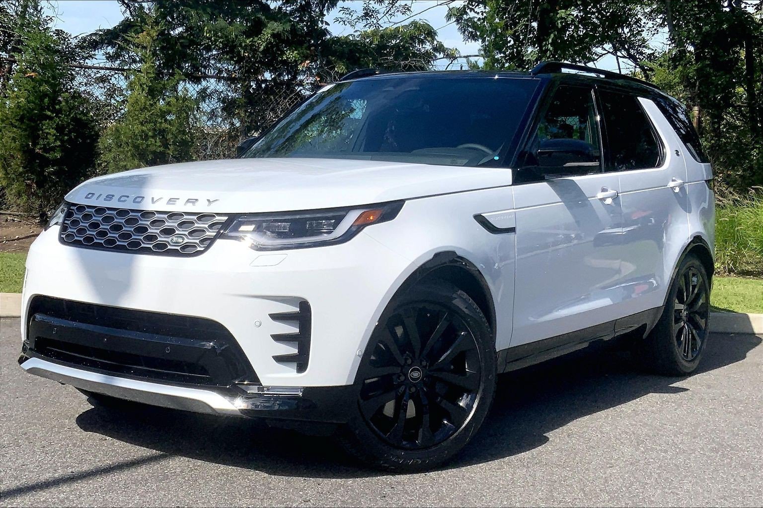New 2026 Land Rover Discovery Limited Edition AWD/4WD image 1