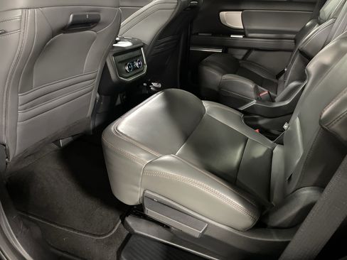 Used 2025 Ford Expedition Active image 13