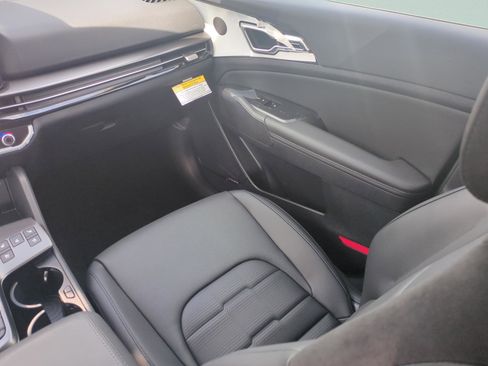 New 2026 Kia Sportage SX image 17