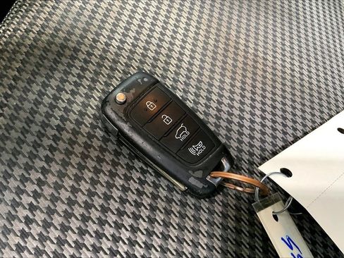 Used 2019 Hyundai Kona SE FWD image 19