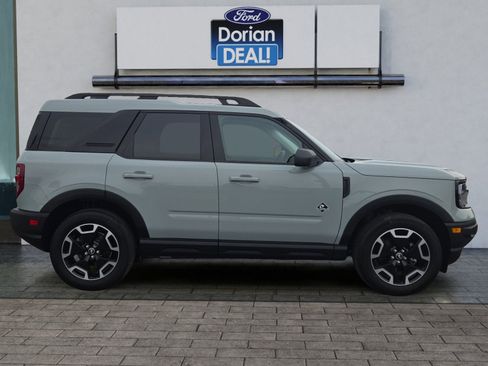 Used 2023 Ford Bronco Sport Outer Banks w/ Tech Package image 2