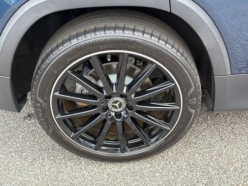 Used 2023 Mercedes-Benz GLB 250 w/ AMG Line image 17