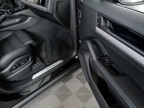 New 2026 Porsche Cayenne Coupe image 28