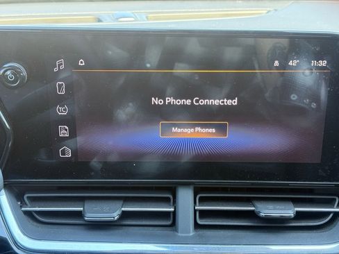 Used 2025 Chevrolet Trax RS w/ Driver Confidence Package image 9