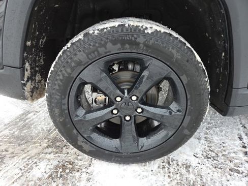 Used 2023 Jeep Grand Cherokee Altitude image 61