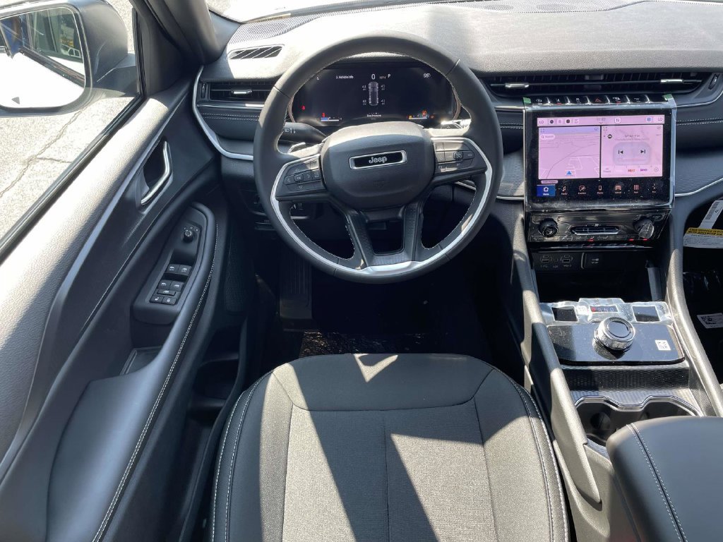 New 2027 Jeep Grand Cherokee Laredo AWD/4WD image 22