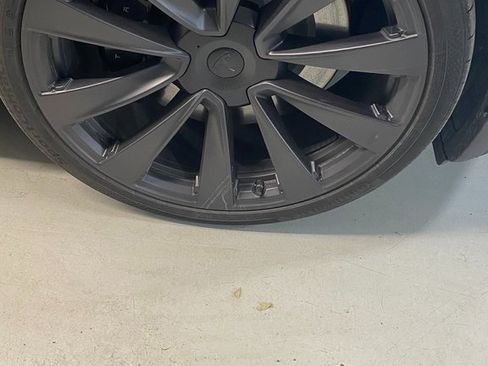 Used 2022 Tesla Model X Plaid image 8