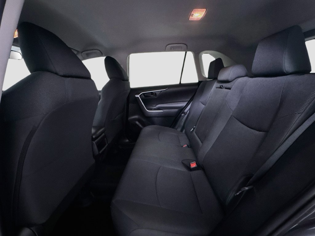 Used 2021 Toyota RAV4 LE AWD/4WD image 20