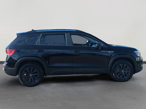 Certified 2022 Volkswagen Taos S image 6