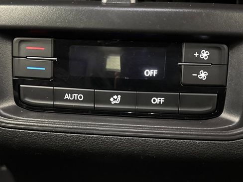 Used 2022 Volkswagen Atlas SE w/ Black Wheel Package image 32