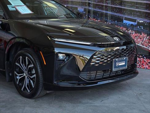 Certified 2026 Toyota Crown Signia AWD/4WD image 2
