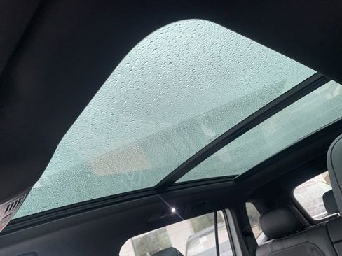 Certified 2023 Volkswagen Tiguan SEL R-Line image 13