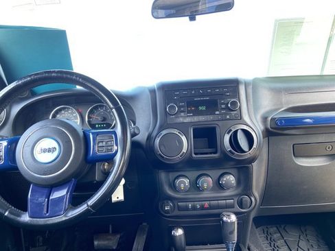 Used 2014 Jeep Wrangler Sport w/ Connectivity Group AWD/4WD image 15
