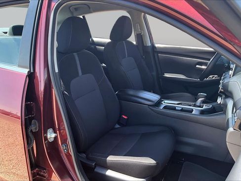 Used 2025 Nissan Sentra SV FWD image 7