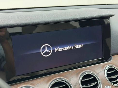 Used 2017 Mercedes-Benz E 400 4MATIC Wagon image 22