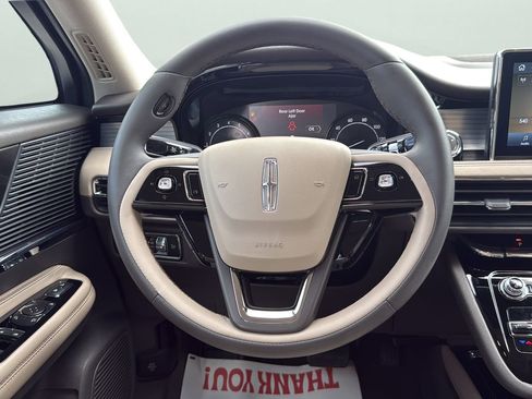 Used 2022 Lincoln Corsair FWD image 12