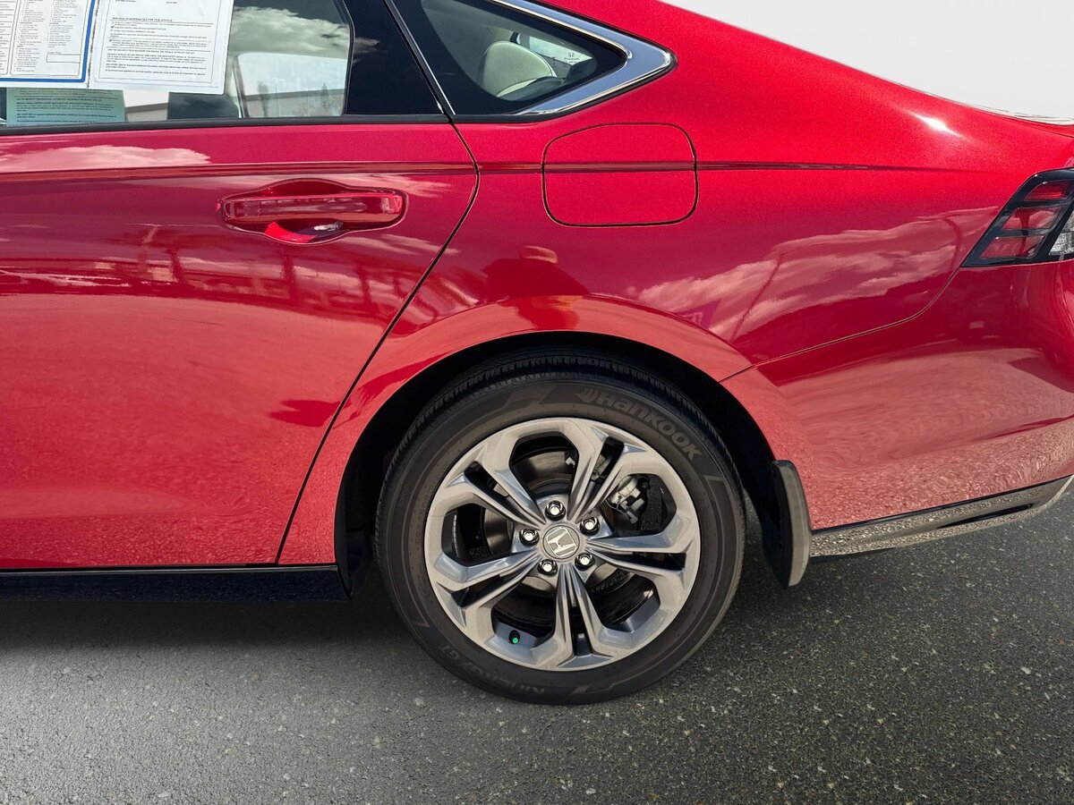 Used 2024 Honda Accord EX-L image 9