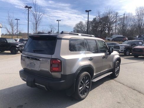 Used 2025 Toyota Land Cruiser image 5