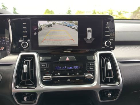 Used 2022 Kia Sorento SX image 25