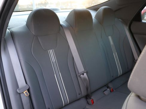 Used 2023 Hyundai Elantra SEL image 9