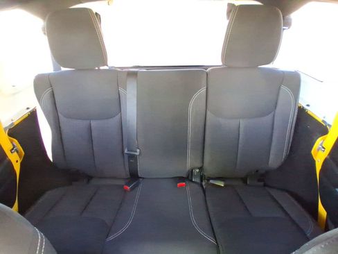 Used 2015 Jeep Wrangler Unlimited Sahara w/ Connectivity Group image 12