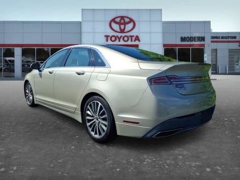Used 2017 Lincoln MKZ Select w/ Select Plus Package FWD image 3