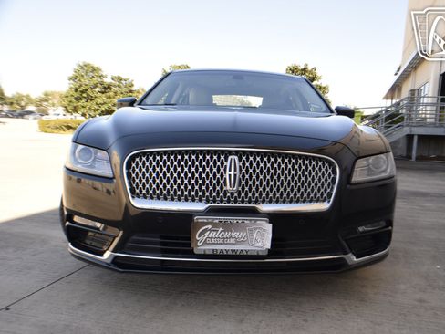 Used 2018 Lincoln Continental Premiere image 22