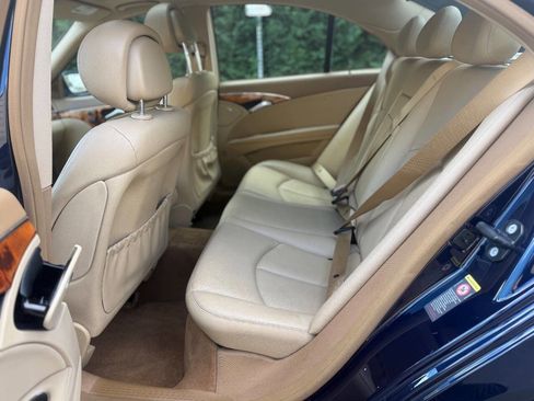 Used 2009 Mercedes-Benz E 350 4MATIC Sedan image 26