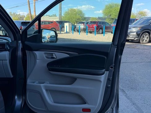 Used 2017 Honda Pilot EX image 38
