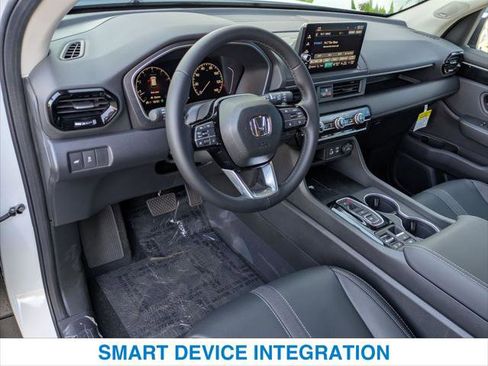 New 2025 Honda Pilot Touring image 14