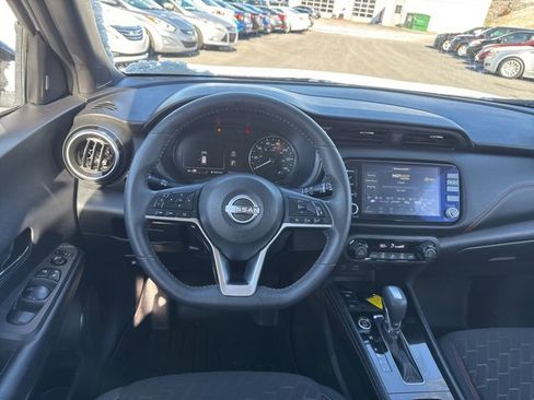 Used 2024 Nissan Kicks SR image 13