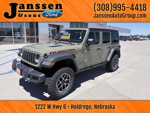Used 2025 Jeep Wrangler Unlimited Rubicon w/ Convenience Group AWD/4WD image 2