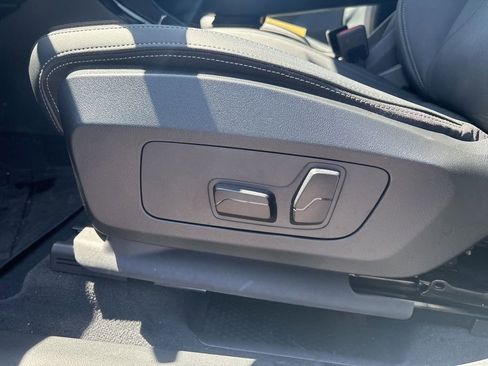 Used 2025 BMW X1 xDrive28i w/ Convenience Package AWD/4WD image 11