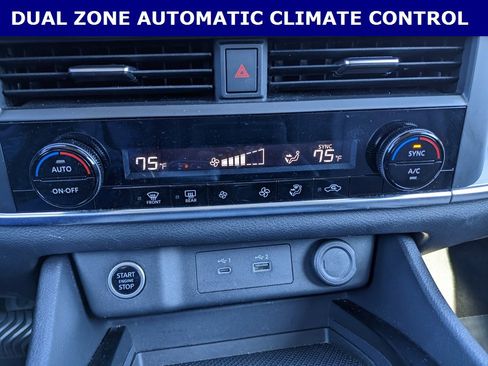 Used 2023 Nissan Rogue SV image 14