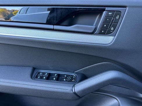 New 2026 Porsche Cayenne image 12