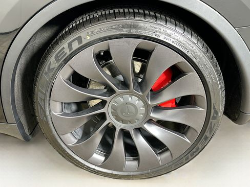 Used 2022 Tesla Model Y Performance AWD/4WD image 11